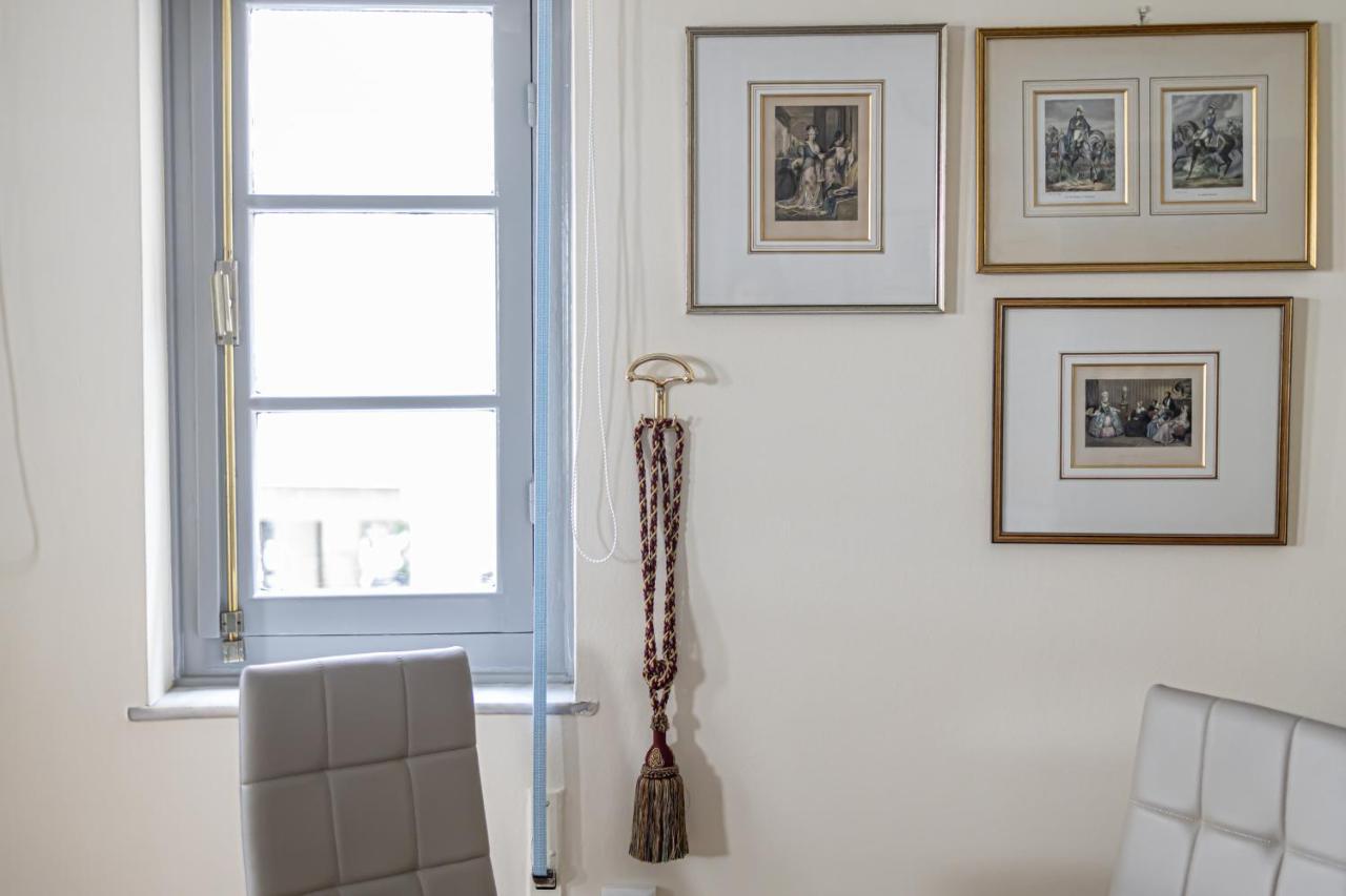 Ideal 4 Bdr Apartment In Plaka For 10! Афіни Екстер'єр фото